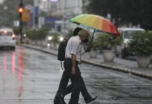 Delhi-NCR : रात में हुई बारिश से मौसम हुआ सुहाना, गर्मी से मिली राहत