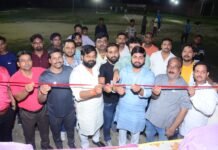 केंद्रीय राज्यमंत्री के सुपुत्र विकास किशोर ने क्रिकेट टूर्नामेंट का फीता काट कर किया शुभारंभ