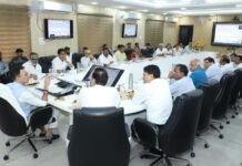 एक्सप्रेस वे को जोड़ने वाली मुख्य सड़कों को आवश्यकता अनुसार चौड़ीकरण एवं सुदृढ़ीकरण को दी जाए प्राथमिकता- जितिन प्रसाद