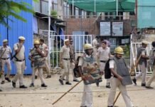 सांप्रदायिक हिंसा : गुरुग्राम में भीड़ ने मस्जिद में लगाई आग, फायरिंग में इमाम की मौत