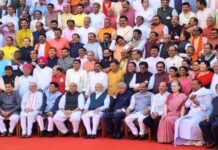 इतिहास में दर्ज होगा पुराने संसद भवन का नाम, आज अन्तिम दिन सांसदों का हुआ फोटो सेशन