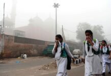 दिल्ली-एनसीआर में चारों तरफ फैली जहरीली धुंध की चादर, आंखों में जलन से परेशान हो रहे लोग