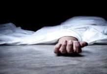 बारिश से बचने को डंपर की चेचिस पर बैठे मजदूर की दबकर हुई मौत