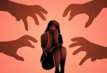 रेलवे स्टेशन पर ट्रेन का इंतजार कर रही महिला के साथ रेप