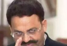 कालीबाग कब्रिस्तान में मां की कब्र के पास दफनाया गया मुख्तार का शव