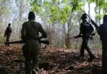 पुलिस मुठभेड़ में 18 नक्सली ढेर, तीन जवान घायल