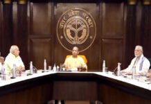 वीआईपी कल्चर से दूरी बनायें मंत्रीगण, जनता के लिए है सरकार- सीएम योगी