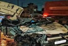 ट्रक ने कार को मारी टक्कर, चार दोस्तों की मौत, एक घायल