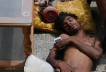 एसी के सामने बेबस हुआ चोर, नकदी और गहने समेटने के बाद गहरी नींद में सोया, पुलिस के आने पर खुली नींद