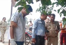 Unnao : संदिग्ध हालत में डंपर के केबिन में मिला चालक का शव, जांच में जुटी पुलिस