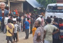 Unnao : डंपर की चपेट में आने से बाइक सवार की दर्दनाक मौत