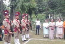 Unnao : 78वें स्वतंत्रता दिवस पर जिललाधिकारी गौरांग राठी ने किया ध्वजारोहण