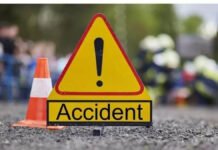 तेज रफ्तार ऑटो अनियंत्रित होकर पेड़ से टकराया, सात घायल, 6 गंभीर