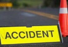 Unnao:रिश्तेदार के अंतिम संस्कार से लौटते समय तेज रफ्तार कार नाले में पलटी, दो की मौत