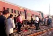हावड़ा के पास सिकंदराबाद-शालीमार सुपरफास्ट एक्सप्रेस के तीन डिब्बे पटरी से उतरे