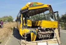 कॉलेज बस को ट्रक ने मारी टक्कर, छात्र की मौत; 35 स्टूडेंट्स सहित दो प्रोफेसर घायल
