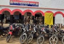 नगर कोतवाली पुलिस व एसओजी टीम ने ऑटो लिफ्ट गिरोह का किया भंडाफोड़, चोरी की 15 बाइक समेत तीन गिरफ्तार