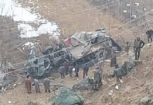 जम्मू-कश्मीर के बांदीपोरा में सेना का वाहन खाई में गिरा, दो जवानों की मौत…3 घायल