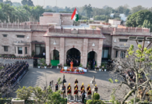 52 सेकंड के लिए थम गई राजधानी, राज्यपाल ने विधानसभा पर फहराया तिरंगा