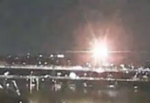 अमेरिका में 64 लोगों को ले जा रहा यात्री विमान सेना के हेलीकॉप्टर से टकराया, 28 शव बरामद