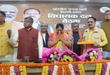 New Delhi: रेखा गुप्ता समेत 7 विधायक आज लेंगे शपथ, कैबिनेट मंत्रियों की लिस्ट सामने आई