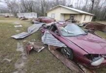 अमेरिका में भारी बारिश के चलते उफान पर नदियां, 9 लोगों की मौत