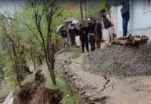 जम्मू-कश्मीर में बादल फटने से 3 की मौत, कल बिजली गिरने से 2 की गई थी जान