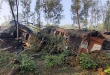 दो मालगाड़ियां आपस में टकराई, इंजन के उड़े चिथड़े, दो की मौत, चार घायल