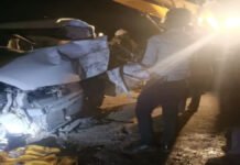 बारातियों की कार पेड़ से टकराई, एयरफोर्स कर्मी समेत चार की मौत