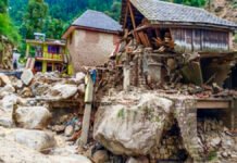 मंडी में बादल फटने से भारी तबाही, 150 से अधिक घर क्षतिग्रस्त