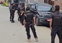 कश्मीर के कुलगाम में सेना की आतंकियों से मुठभेड़ जारी, मारा गया एक आतंकी