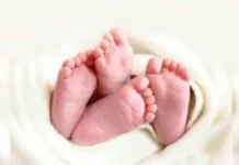 लखनऊ स्टेशन पर महिला ने जुड़वां बच्चों को दिया जन्म