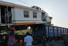 पैसेंजर ट्रेन से टकराई मालगाड़ी, छह की मौत व 15 घायल, आठ ट्रेनें रद्द