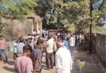 मां ने दो बच्चों के साथ की आत्महत्या, परिवार में मचा कोहराम