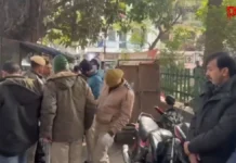 दिल्ली के शालीमार बाग में महिला की गोली मारकर हत्या