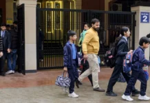 दिल्ली के कई स्कूलों और पार्लियामेंट को बम से उड़ाने की धमकी