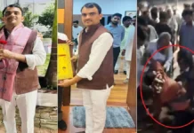 फूलों की माला से लदे BJP जिला उपाध्यक्ष नाले में गिरे