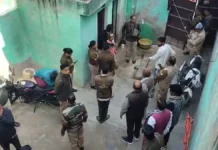 मथुरा में एक ही परिवार के 5 लोगों ने किया सुसाइड, पति-पत्नी और 3 बच्चों ने जहर खाकर दी जान