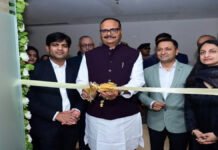 डिप्टी सीएम ब्रजेश पाठक ने कैपिटल क्राफ्टर का किया उद्घाटन