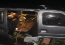 सड़क किनारे तालाब में गिरी वैन, एक ही परिवार के चार लोगों की मौत