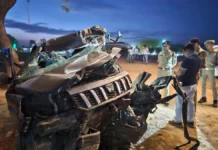 कार की ओवरस्पीड बनी काल, एयरबैग भी नहीं बचा सके जान