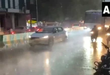 दिल्ली-NCR में बिगड़ा मौसम, बारिश के साथ चलीं तेज हवाएं