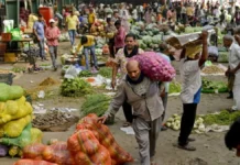मिडिल-ईस्ट के मौजूदा हालातों की वजह से महंगाई बढ़ने की आशंका, धीमी पड़ी वैश्विक वृद्धि