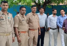 शिक्षा विभाग के अधिकारियों ने निजी विद्यालयों में मारा छापा