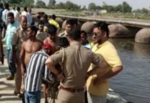 मथुरा में श्रद्धालुओं से भरी नाव पलटी, गोताखोर तलाश में जुटे, 10 की मौत