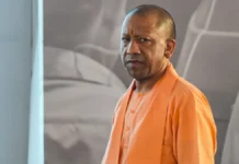 यूपी में अब 24 आईएएस अफसरों का ट्रांसफर, 10 जिलों के डीएम बदले गए