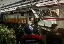 स्टेशन पर खड़ी ट्रेन के महिला बोगी से टकराई तेज रफ्तार ट्रेन, 14 की मौत