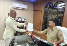 पूर्व सूचना अधिकारी कर्मेश प्रताप सिंह ने विधानसभा के प्रमुख सचिव के खिलाफ हजरतगंज थाने में दी तहरीर