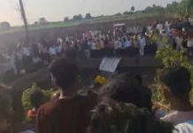 कुएं में गिरी श्रद्धालुओं से भरी पिकअप, 14 लोगों की मौत