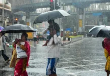 बिहार से लेकर मुंबई तक आंधी तूफान के साथ बारिश का अलर्ट, दिल्ली में बढ़ी गर्मी